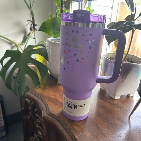 SOLD ๐ฅ BNIB Olivia Rodrigo 40oz Stanley - Picture 2 of 5